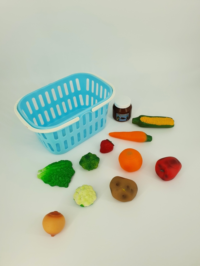 Plastikinių maisto produktų krepšelis